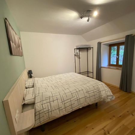 圣提里耶拉佩尔什Veyrinas 43住宿加早餐旅馆 外观 照片